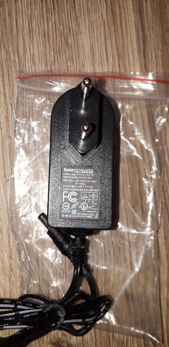 Zasilacz ładowarka 12V 2A AC-DC adapter. Nowy.
