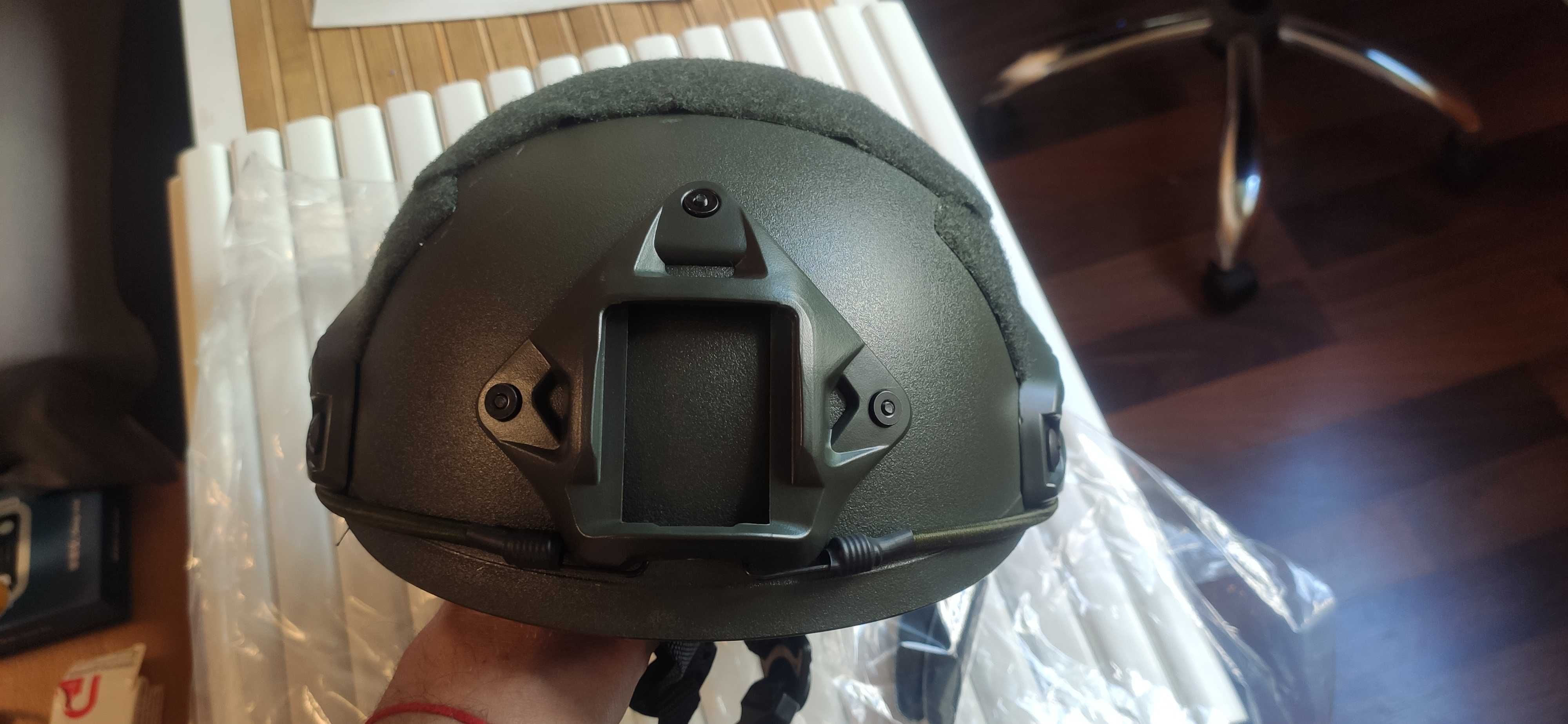 Страйкбольний шолом Army FAST Helmet- матеріал: полімер