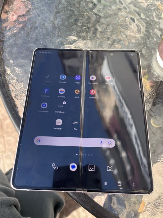 Продам телефон Galaxy Z Fold3 5G