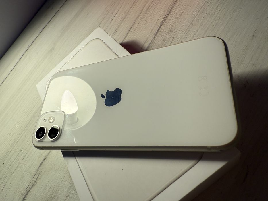 IPhone 11 128gb biały