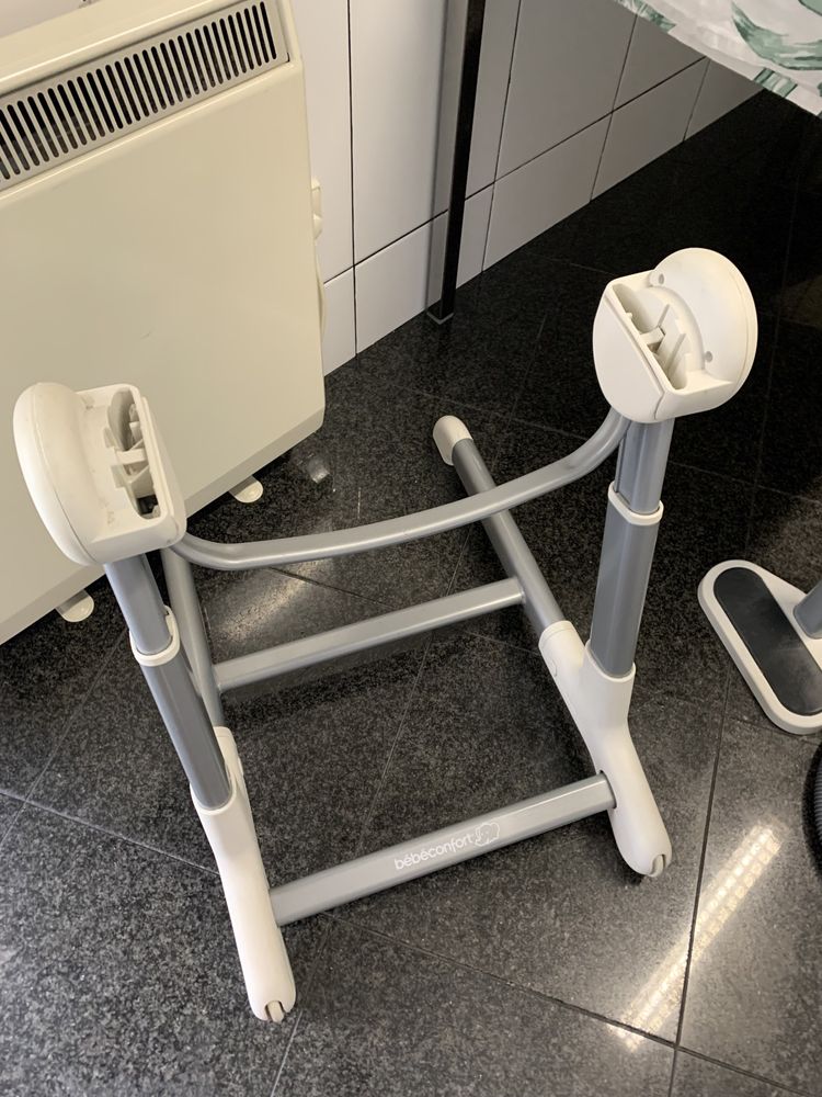Cadeira refeicao c/ tab, suporte keyo e 2 cadeiras isofix bebe confort