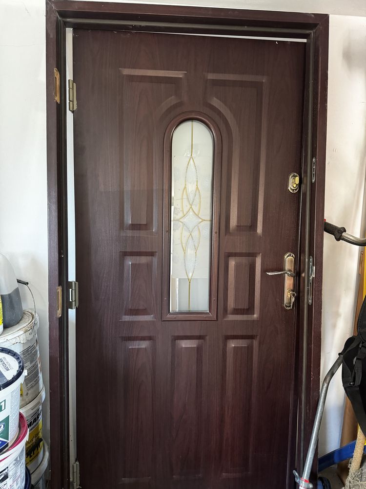 Drzwi wejściowe po demontażu