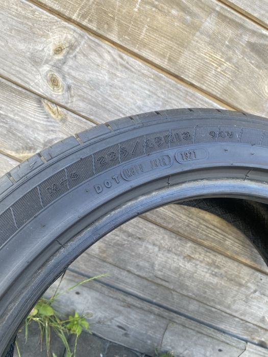 Резина Шини 235/45 R18 протектор 7.5мм Goodyear