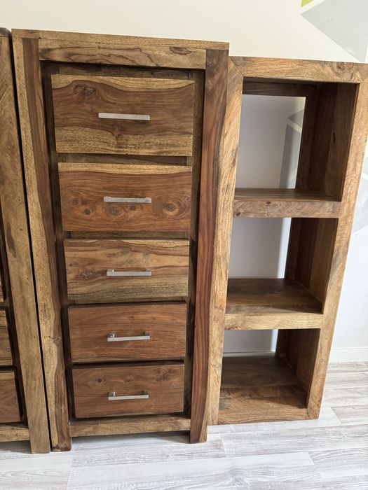 Komody, reagał i konsola