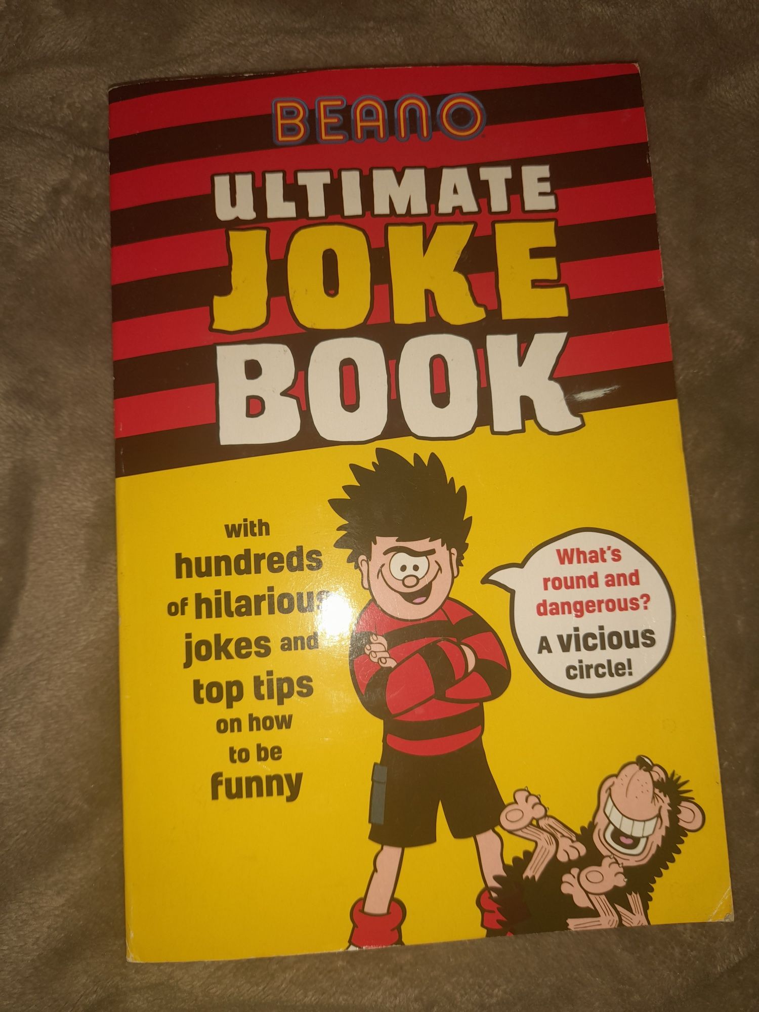 Beano Ultimate joke book. Книга на англійській мові