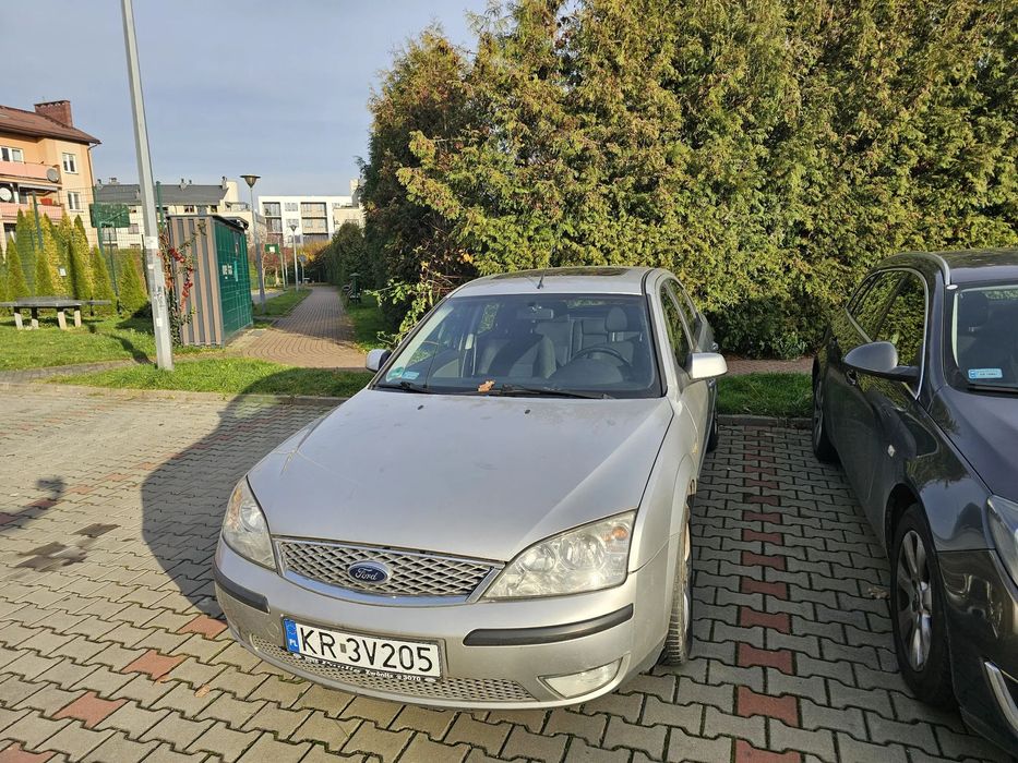 Ford Mondeo Ford Mondeo 1.8 125 KM benzyna + LPG • 2005 • Hatchback • Do naprawy