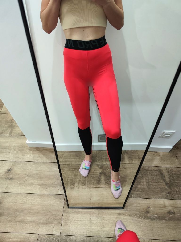 Legginsy Nike sportowe