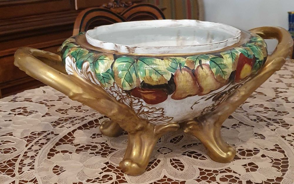 Centro de Mesa, Pintado à Mão, detalhes em ouro.