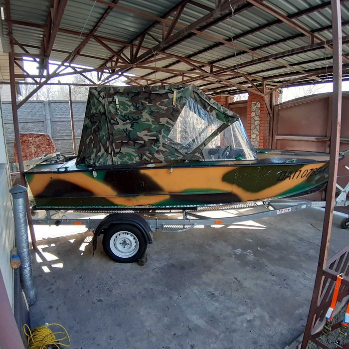 Продам човен Прогрес 2 з двигуном HONDA 4 тактний.