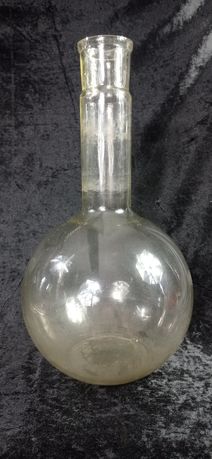 Stara wielka menzurka chemiczna szkło