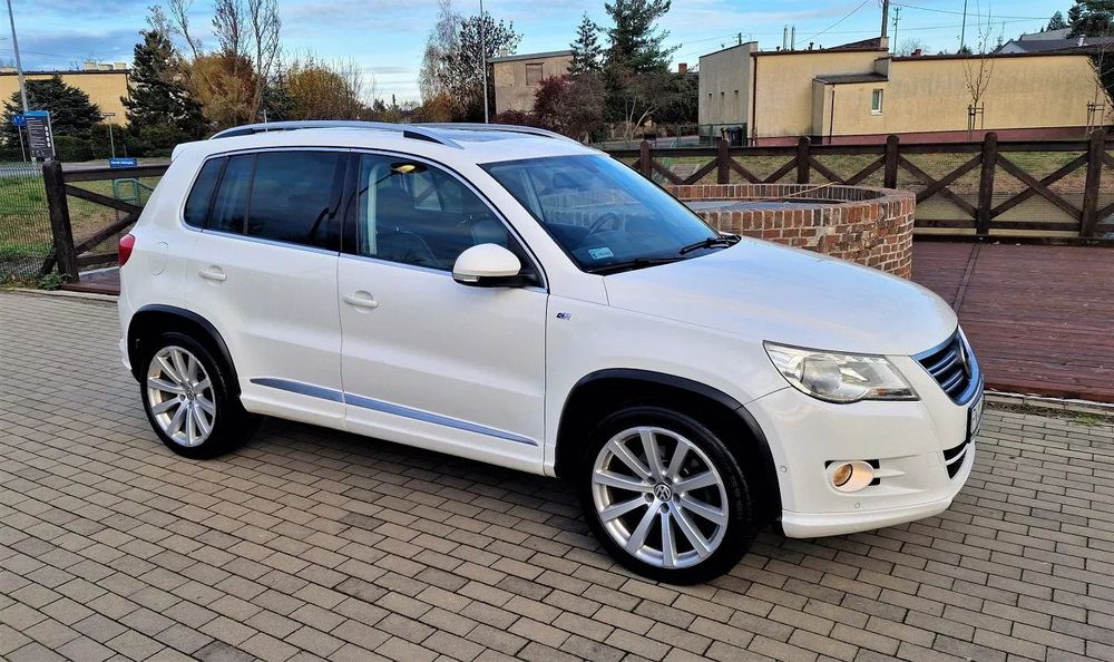Volkswagen Tiguan 2.0 TDI DSG R-LINE 4 Motion Panorama Skóra Navi PDC Alu 19 cali