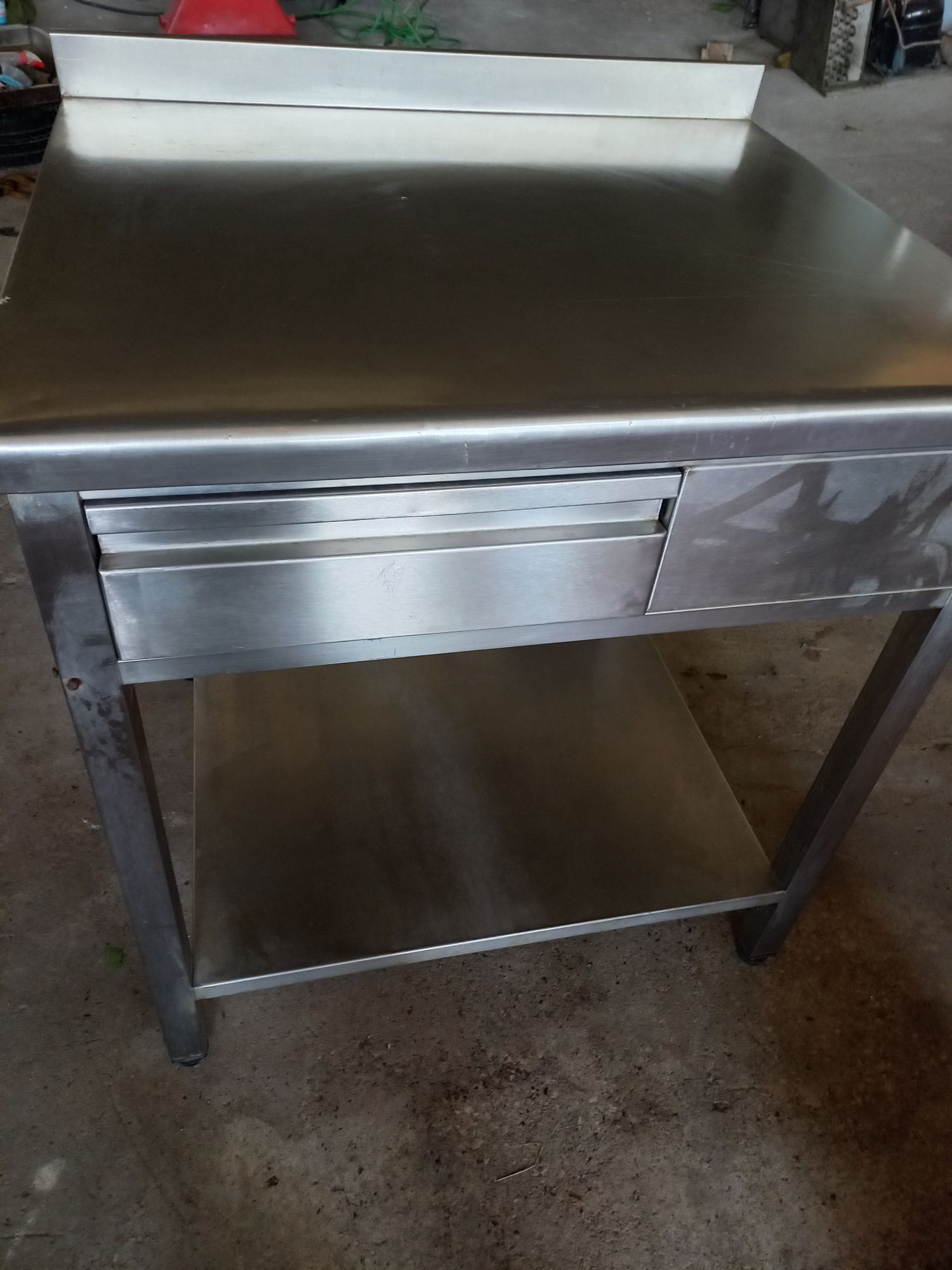 Bancada inox com gaveta
0.85