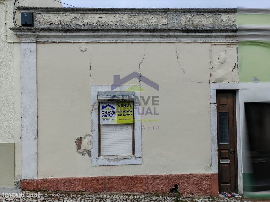 Moradia V1 com 2 Anexos para Recuperar - Centro Bombarral