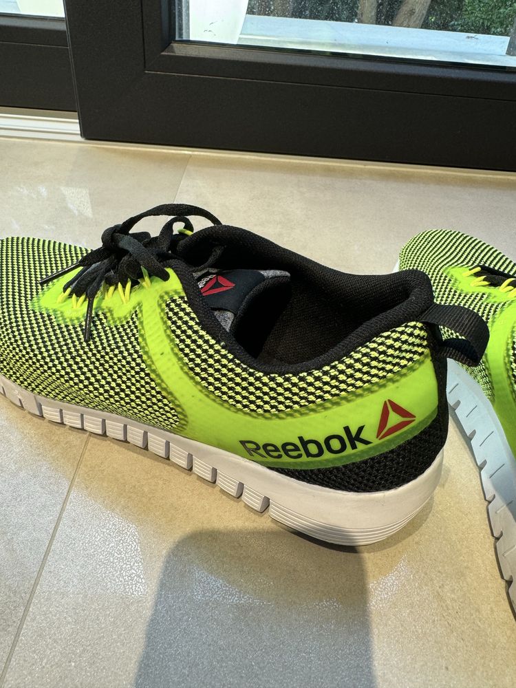 Buty sportowe Reebok rozmiar 43 do biegania neonowe