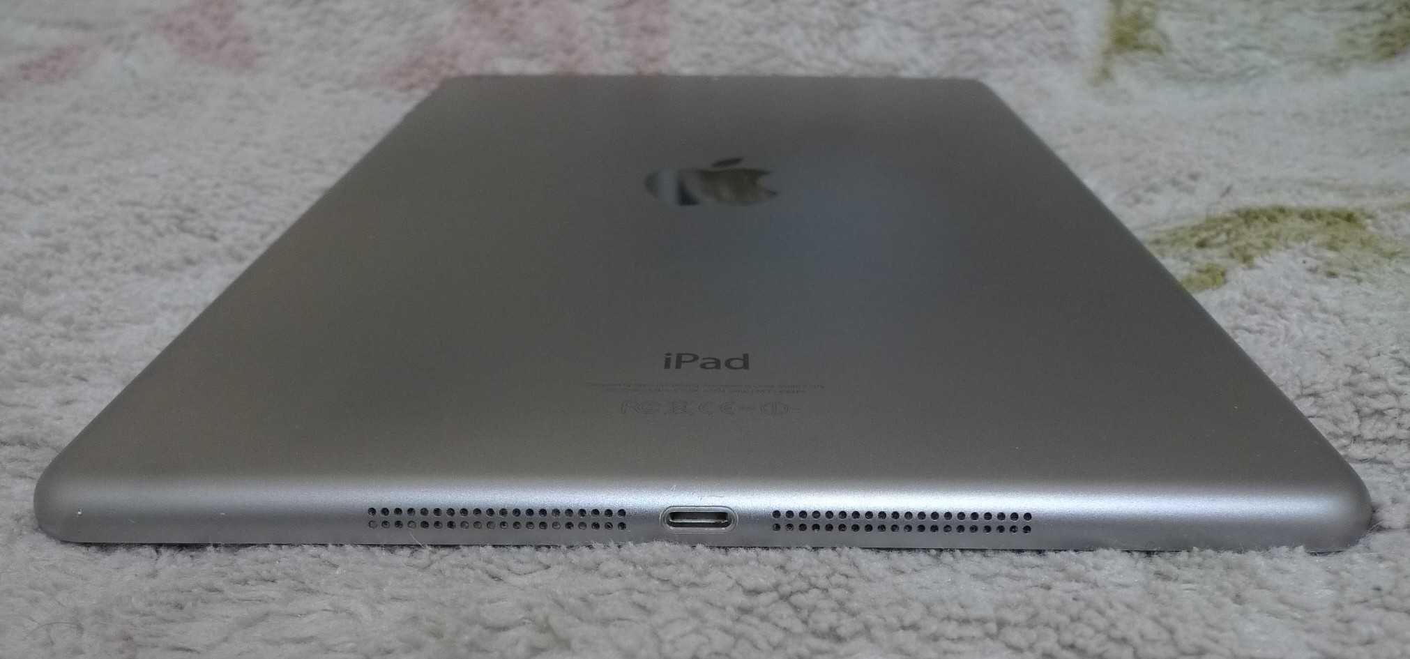 Планшет Apple iPad Air A1474 MD786LL/A 32 Gb