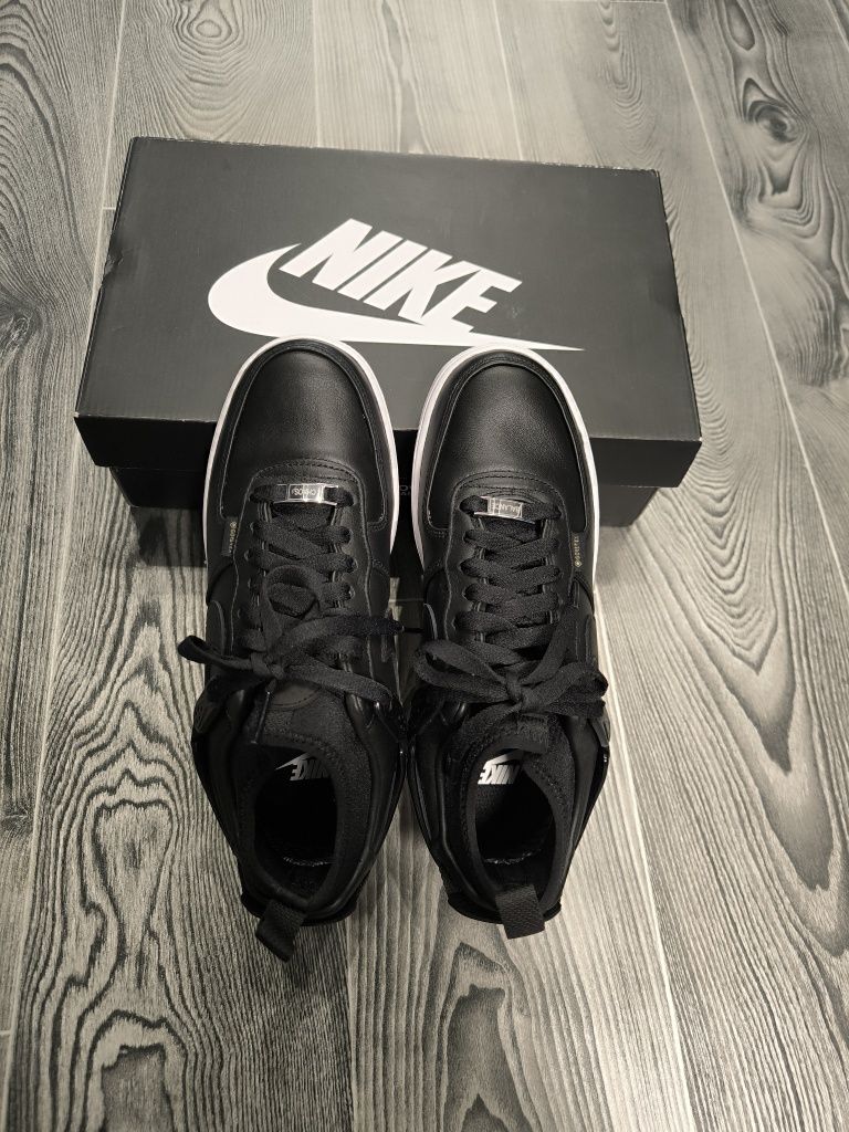 Снікерси Nike Air Force
Снікерcи Air Force 1 Low Sp Uc GORE-TEX