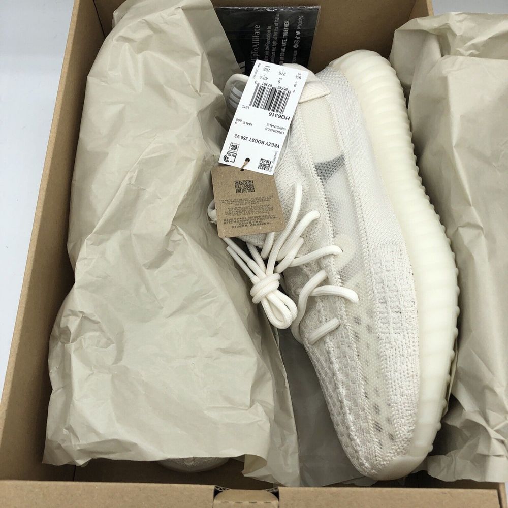 NEW ORIGINAL Adidas Yeezy Boost 350 v2 bone White ( in box )