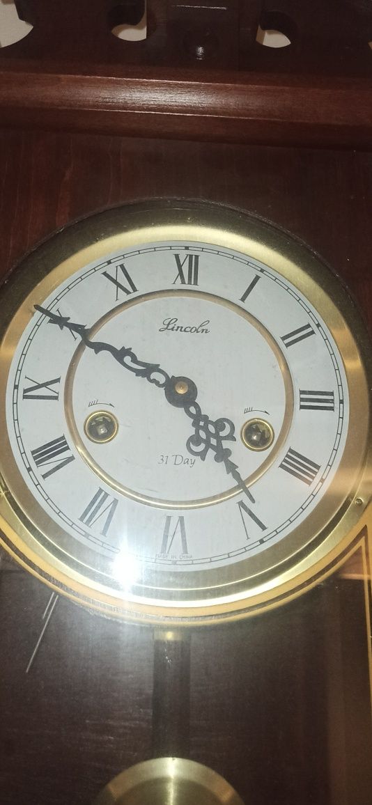 Старий( приблизно 50-60 роки) механічний годинник