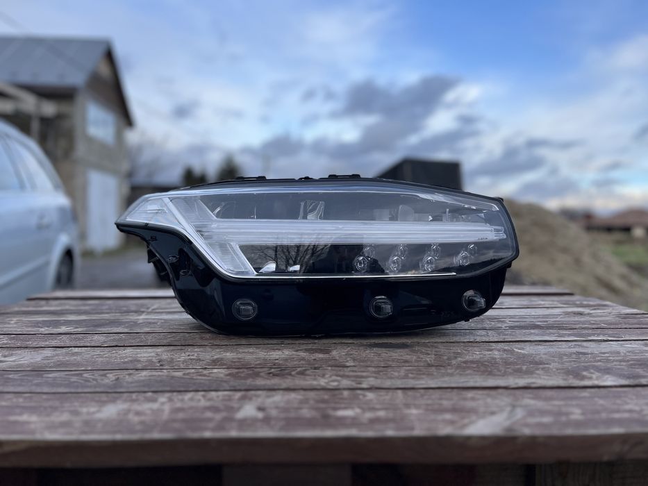 Фара Volvo XC90 Original LED.