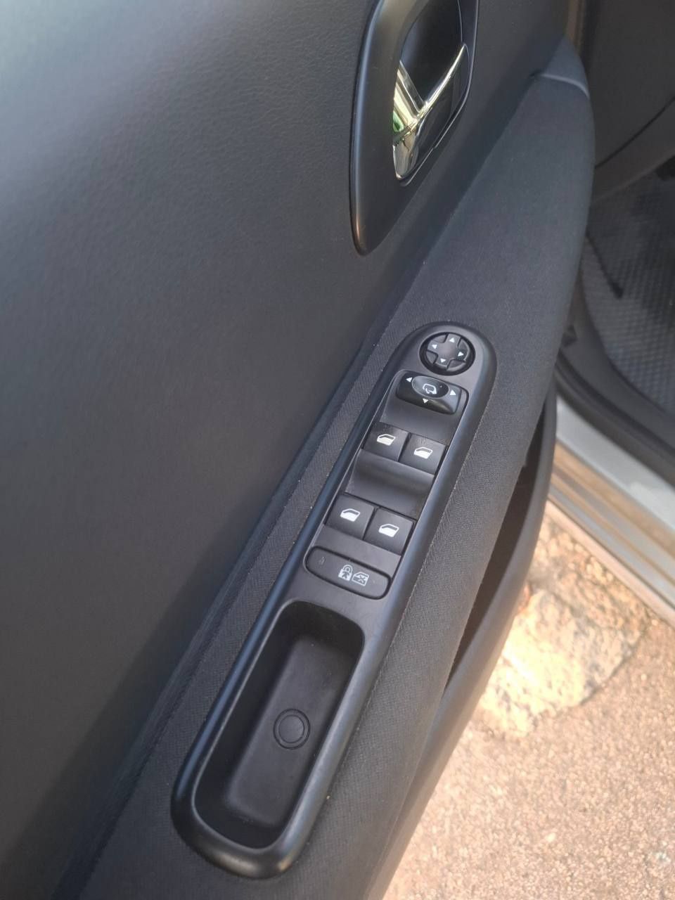 Продам PEUGEOT 3008 гібрид