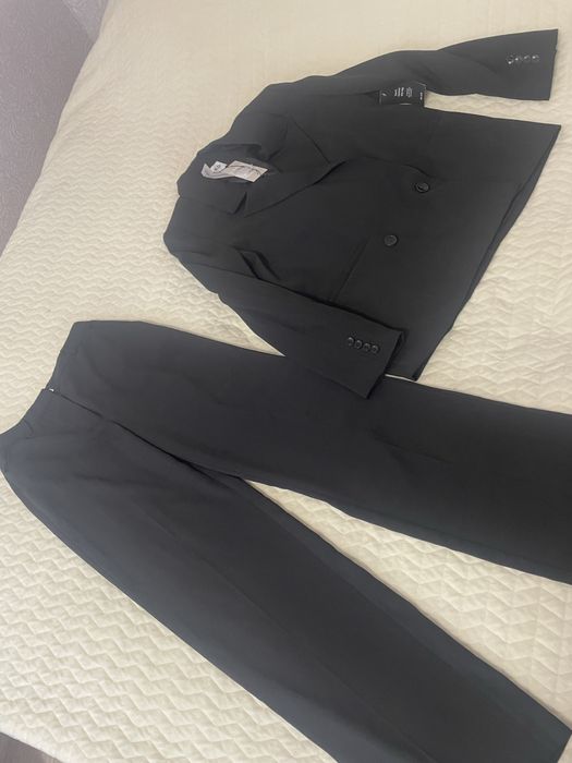 Продам одяг в фдеальному стані