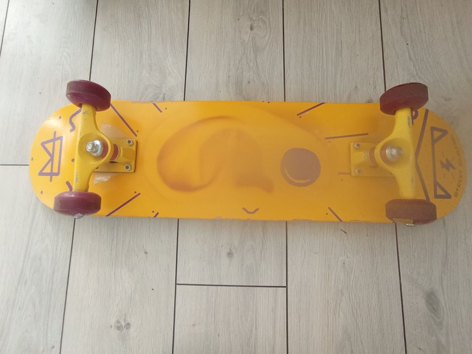 Deskorolka streetowa w stanie bardzo dobrym używanym