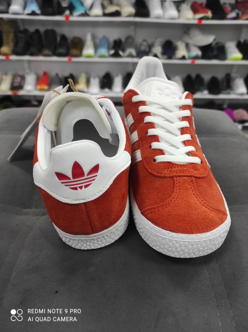 ОРИГІНАЛ 100% Кросівки Adidas Снікерcи Gazelle Shoes HP2879 36
