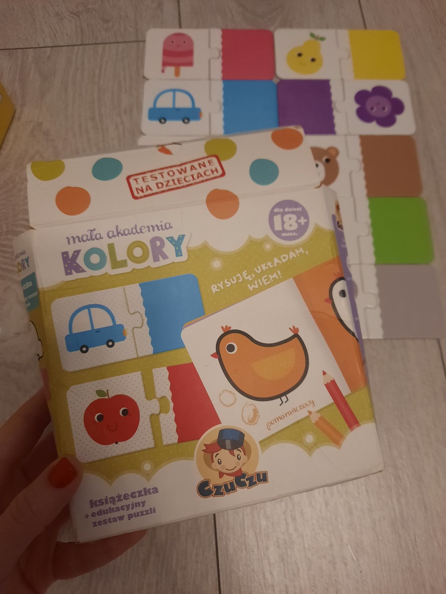 Puzzle kolory / mala akademia