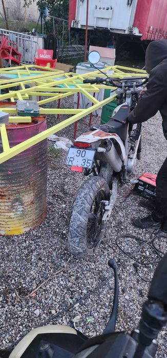 Supermotard ajp 200cc