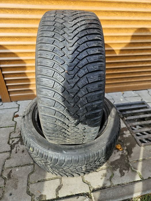 Opony zimowe 215/45R16