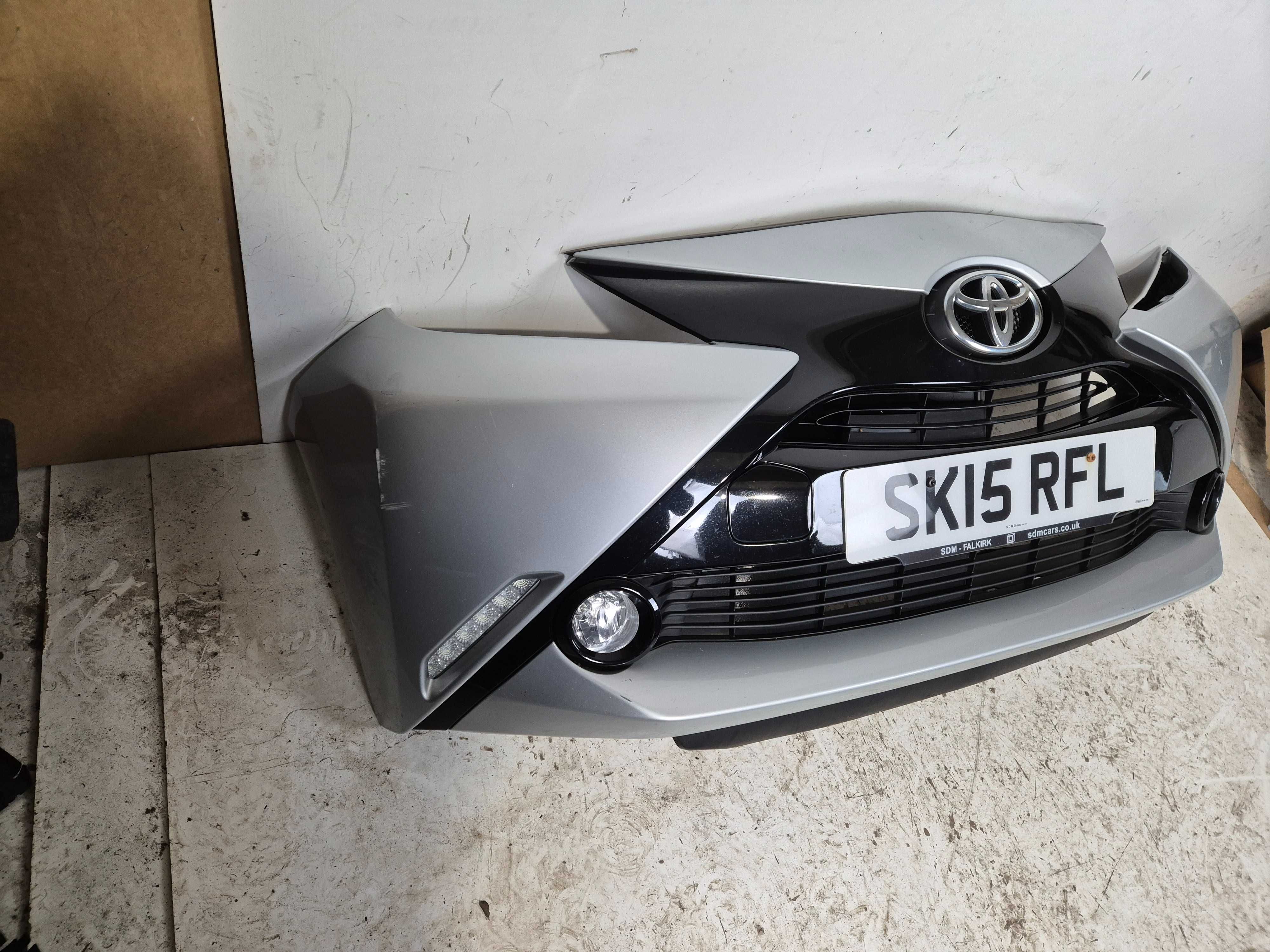 Toyota Aygo II led zderzak przedni przód.