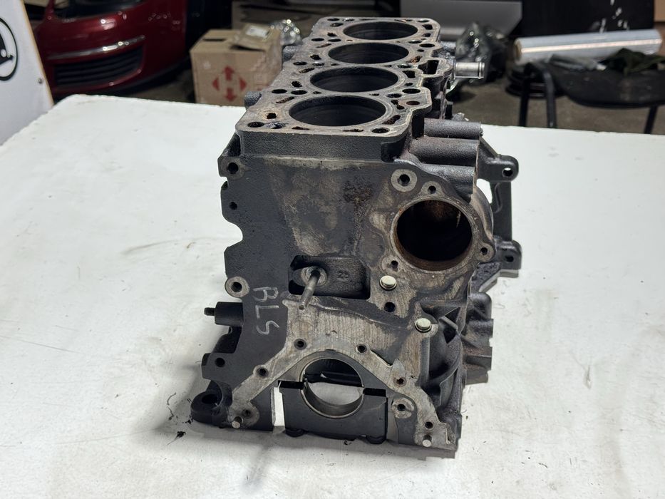 Блок циліндрів 1.9 bls passat b6 caddy golf skoda a5 блс 038 021 CC