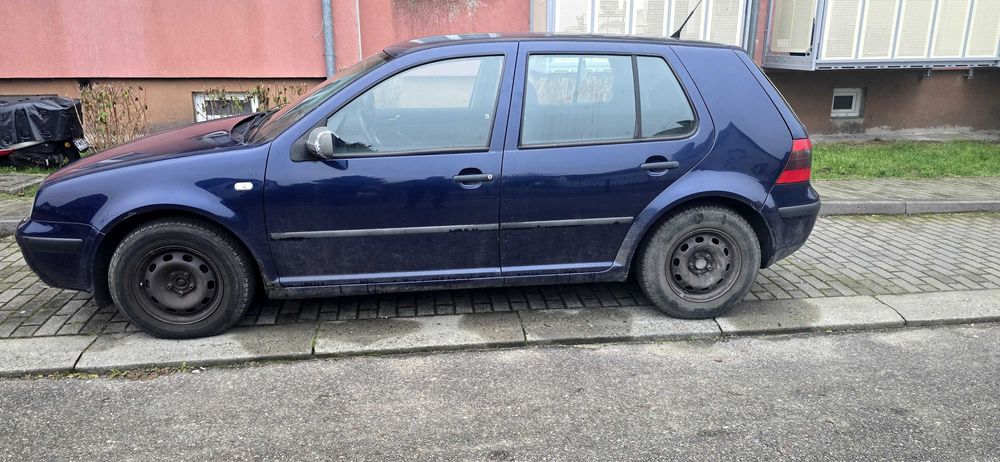 Volkswagen Golf 1.4 benzyna. 2000r