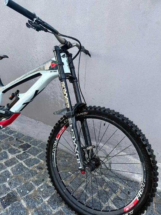 YT Tues CF Pro Bike L 2018 27,5