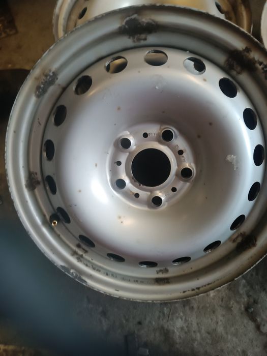 Sprzedam felgi stalowe do Renault Kangoo