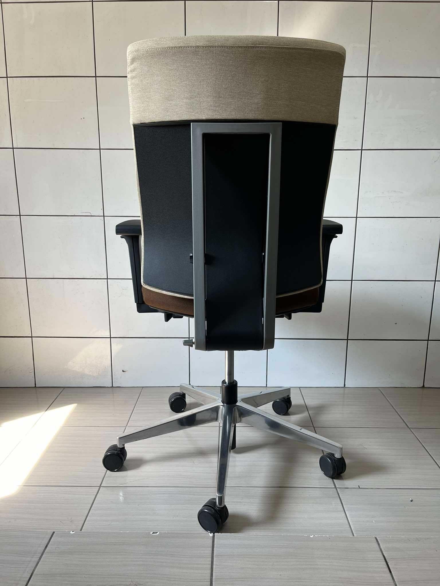 PROMO Fotel biurowy obrotowy Profim Xenon 10STL P61PU DUŻA ILOŚĆ