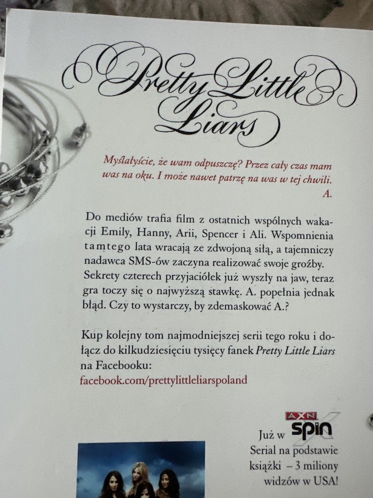 Pierwsze książki z serii Pretty Litlle Liars stan idealny