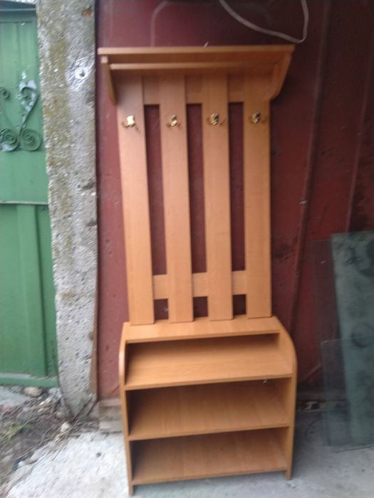 Настенная вешалка+полка для обуви.