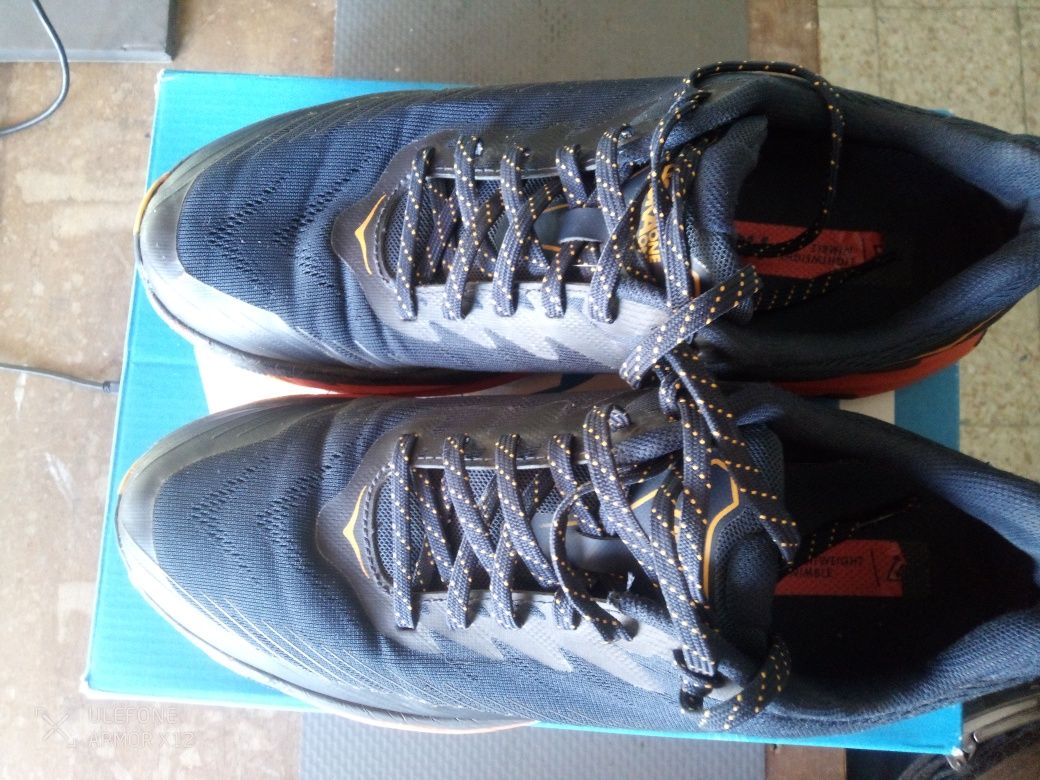 Hoka torrent 2 com pouco uso