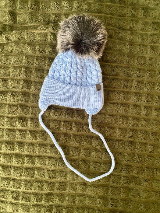 Зимова тепла шапка