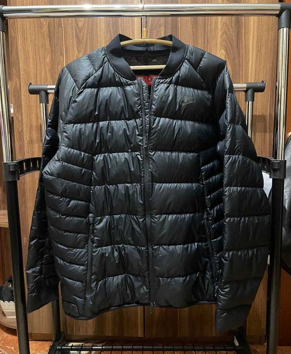 Пуховик Nike Sportswear Guild 550 Down Bomber Jacket