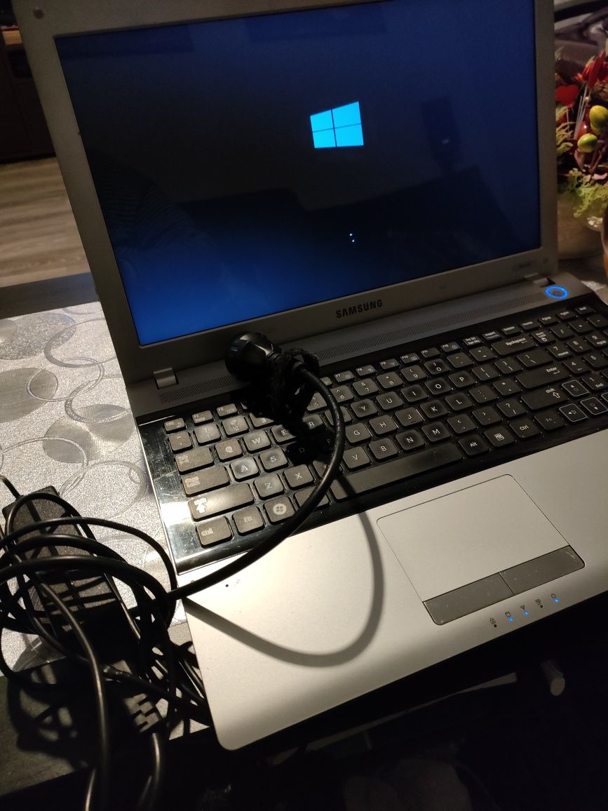 Laptop Samsung RV520