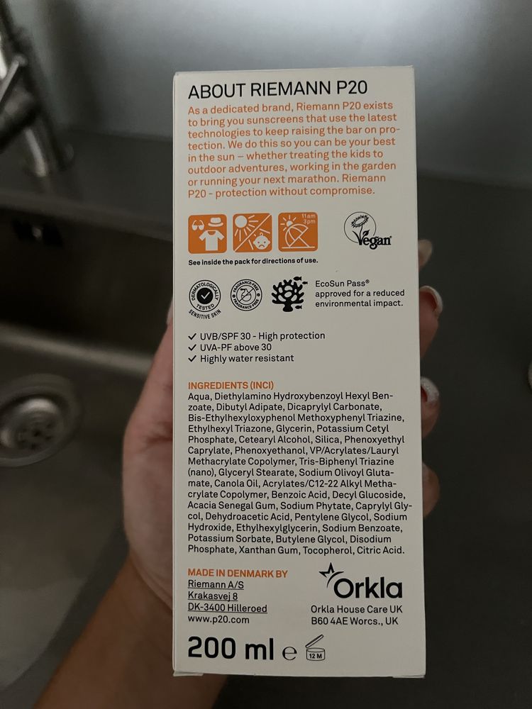 Protetor solar corporal da marca Rienann com factor protecao 30