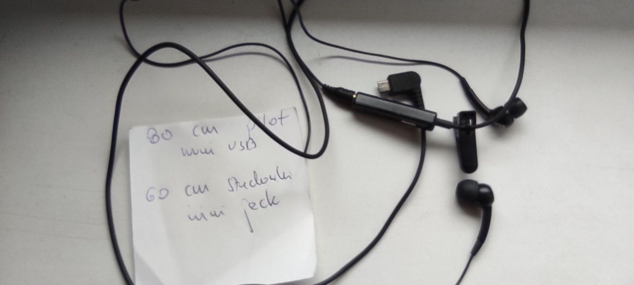 Zestaw słuchawkowy LG na mini USB plus kabel USB