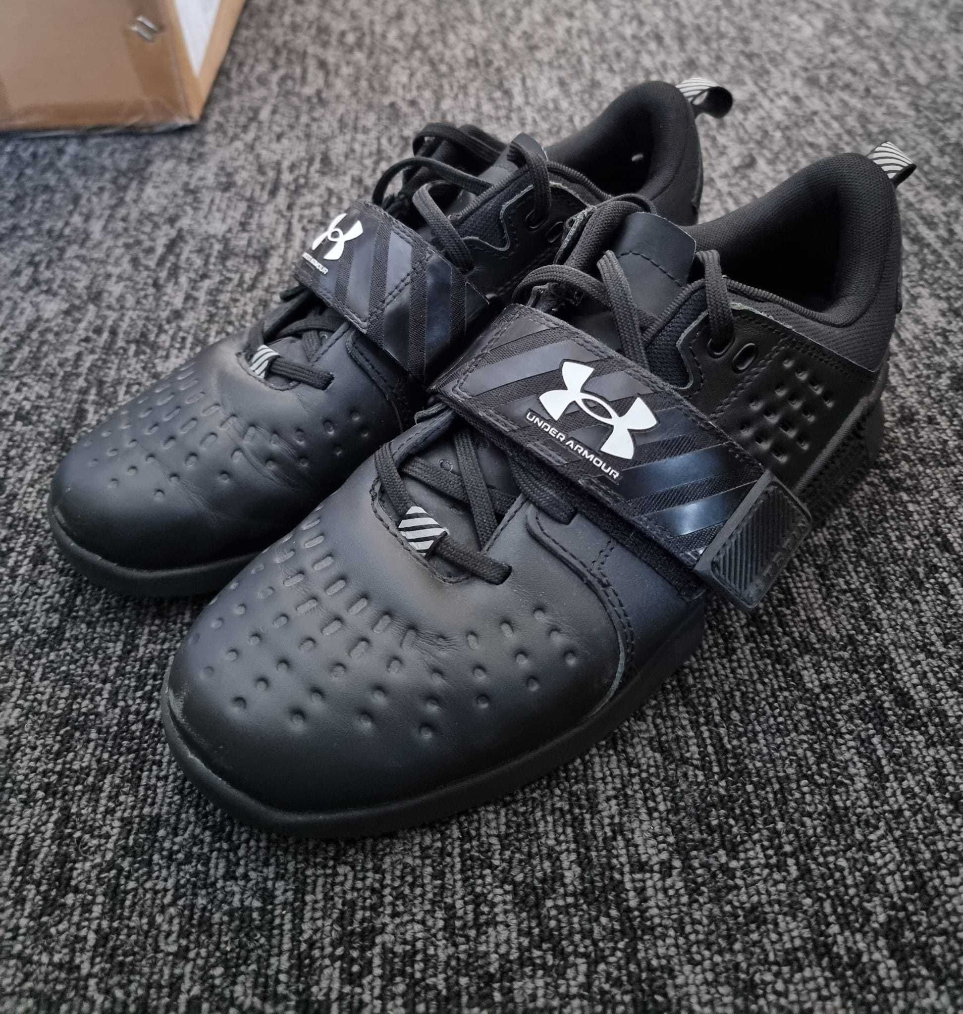 Buty treningowe - Under Armour - 42,5 EUR ( REIGN LIFTER UNISEX)