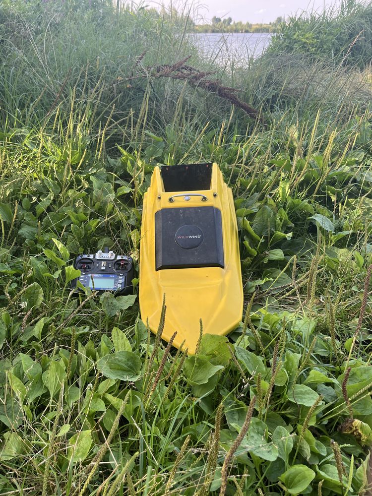 Карповий кораблик gps автопилот глубиномір