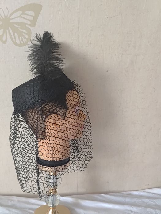 Kapelusz toczek fascynator lata 20-te retro piórko party Wielki Gatsby