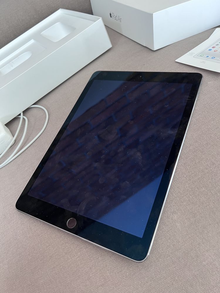 iPad Air 2 Cellular 64GB Space Gray A1567 MGHX2FD/A