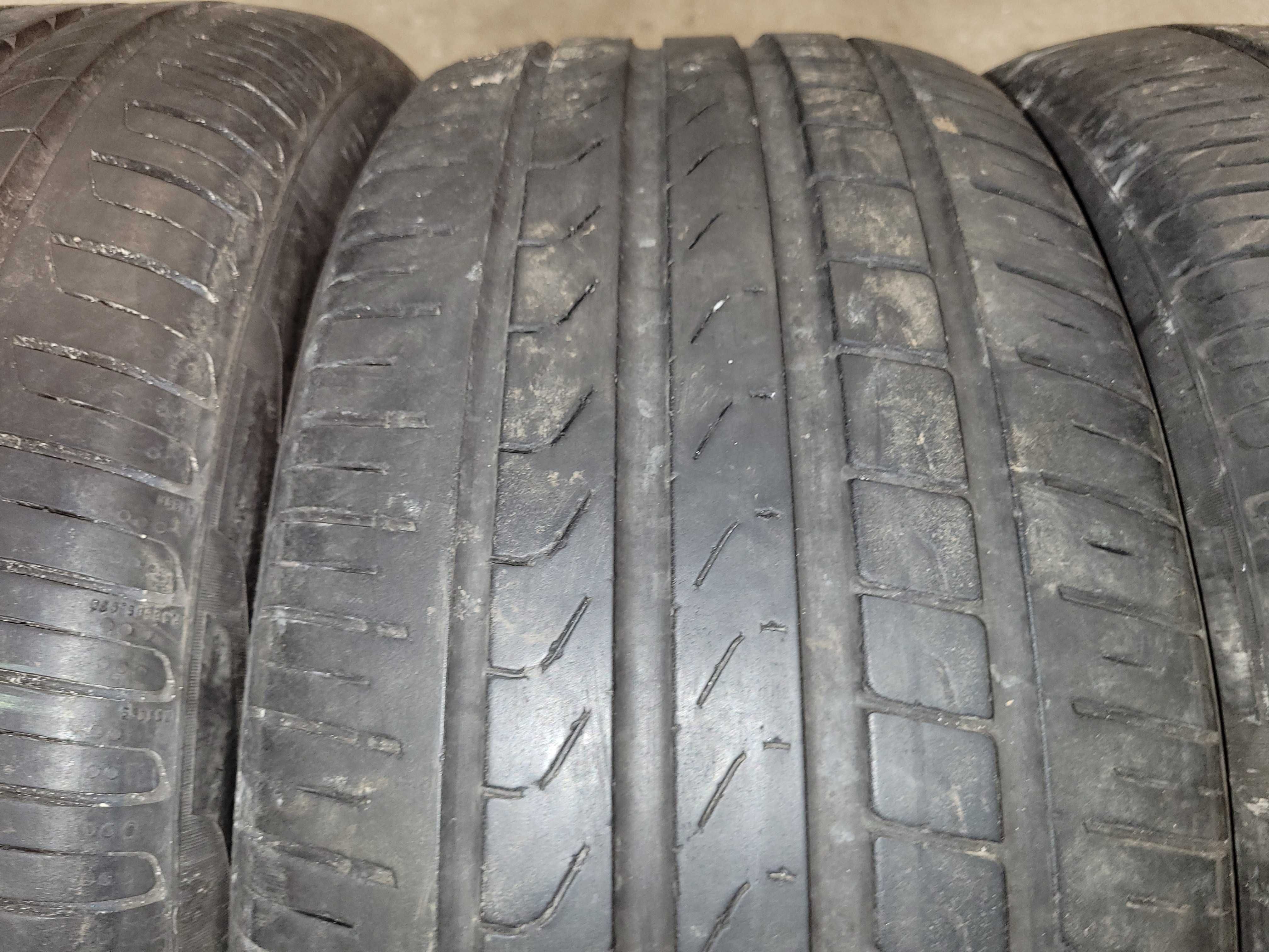 255/ 40 R 20   Pirelli  Lato/Komplet