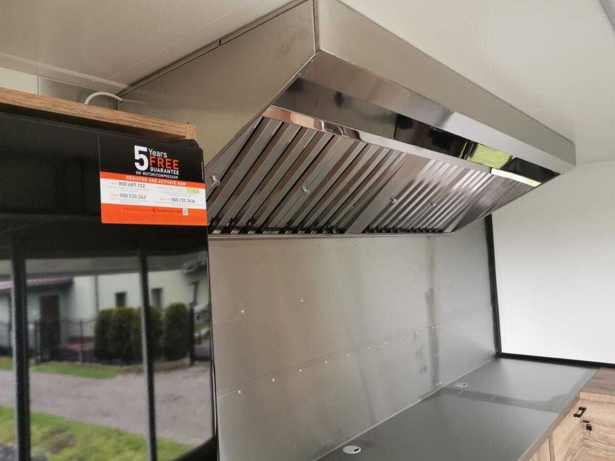 Przyczepa gastronomiczno handlowa